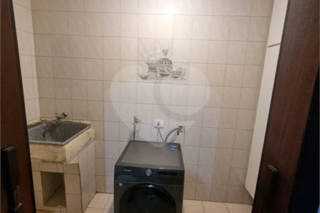 Casa à venda com 4 quartos, sendo 1 suíte, em Jardim Lídia, São Paulo, SP