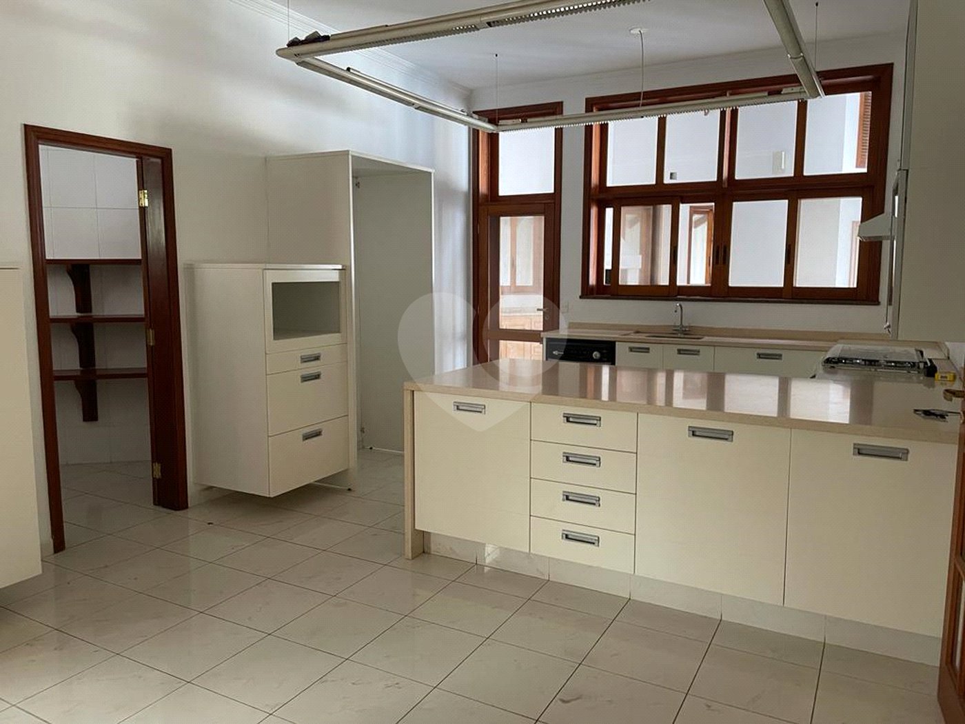 Casa à venda com 4 suítes no condomínio São Joaquim, Vinhedo - SP