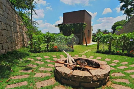 Casa à venda com 3 quartos, sendo 1 suíte, no condomínio Estância Marambaia, Vinhedo - SP