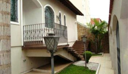 Casa à venda com 4 quartos, sendo 3 suítes,  em Vila Alpina, Santo André, SP