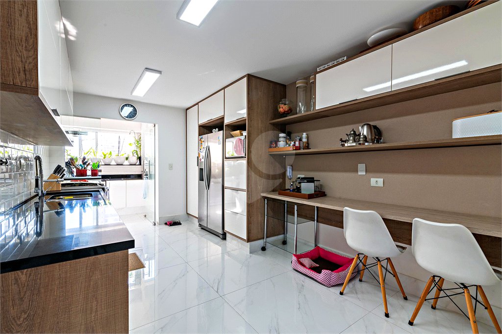 Apartamento à venda com 3 quartos, sendo 1 suíte, em Alto da Boa Vista, São Paulo, SP