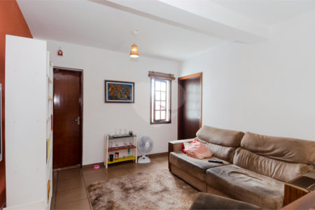 Casa à venda com 4 quartos, sendo 1 suíte, em Jardim Nova Taboão, Guarulhos, SP