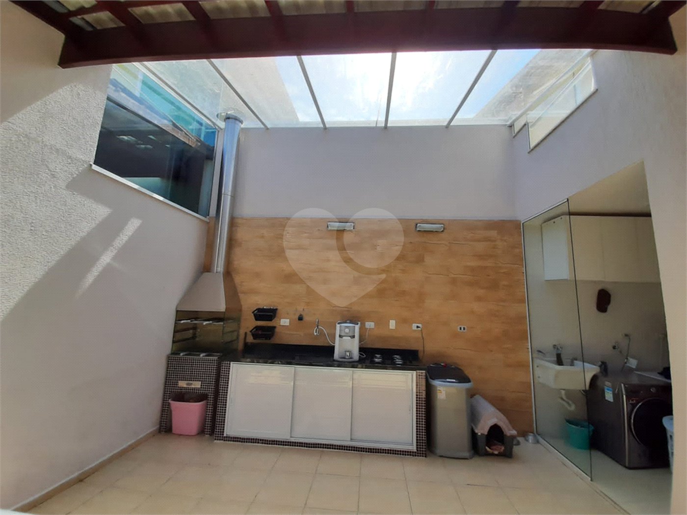 Sobrado à venda com 3 quartos, sendo 1 suíte, em Vila Suissa, Mogi das Cruzes, SP