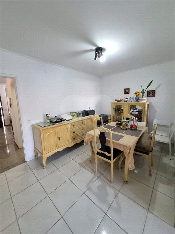 Sobrado à venda com 3 quartos em Bortolândia, São Paulo, SP