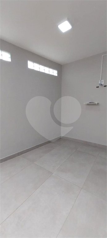 Sobrado à venda com 3 quartos, sendo 1 suíte,  em Jardim Regis, São Paulo, SP