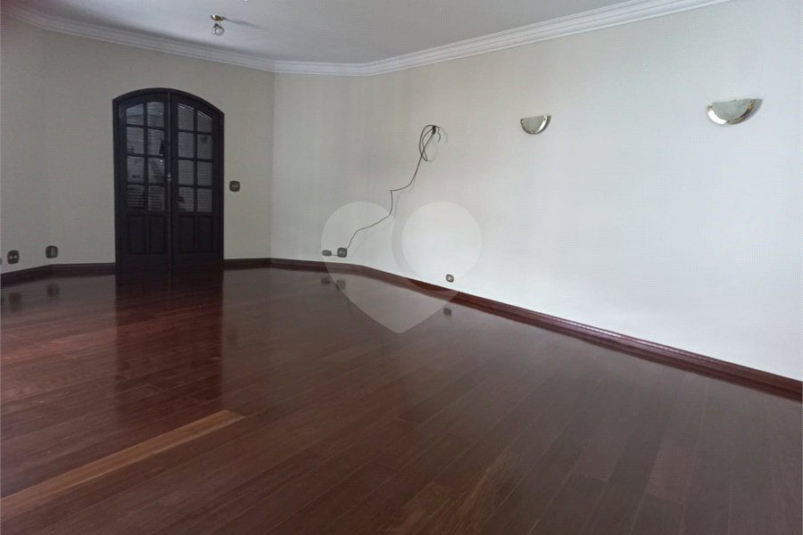Sobrado à venda ou para alugar com 4 quartos, sendo 1 suíte,  em Barro Branco (zona Norte), São Paulo, SP