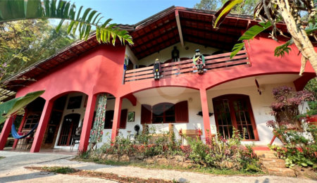Casa à venda ou para alugar com 4 quartos, sendo 1 suíte,  em Serra da Cantareira, Mairiporã, SP
