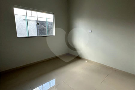 Casa à venda com 3 quartos, sendo 2 suítes, em Residencial Ponta Porã I, Ponta Porã, MS
