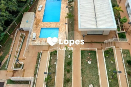 Apartamento no Condomínio Parque dos Manacás