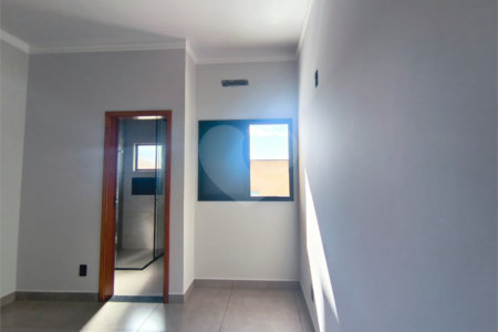 Casa à venda com 3 quartos, sendo 2 suítes, no condomínio Tivolli, Itapetininga - SP
