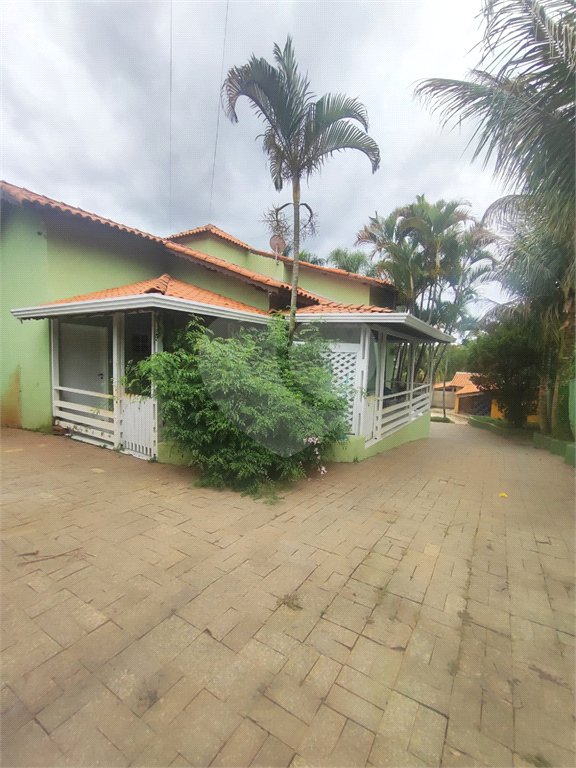 Casa à venda com 4 quartos, sendo 1 suíte, em Ivoturucaia, Jundiaí, SP