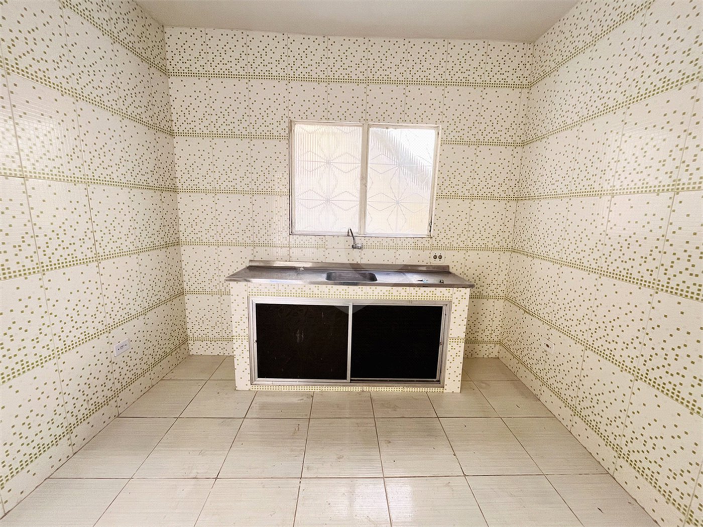 Casa à venda com 3 quartos em Campo Grande, Rio de Janeiro, RJ