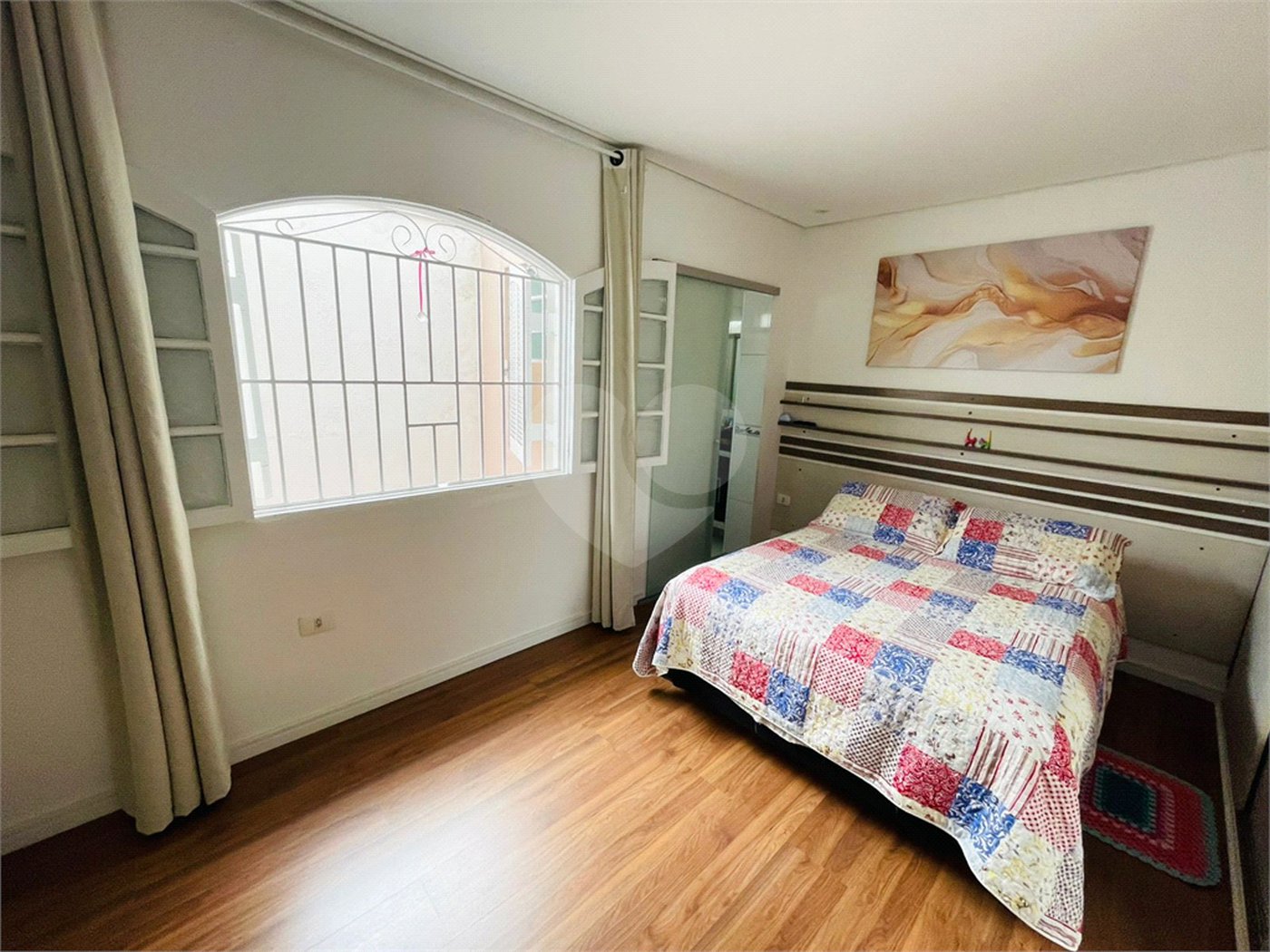 Casa à venda com 4 quartos, sendo 1 suíte,  em Jardim Stella, Santo André, SP