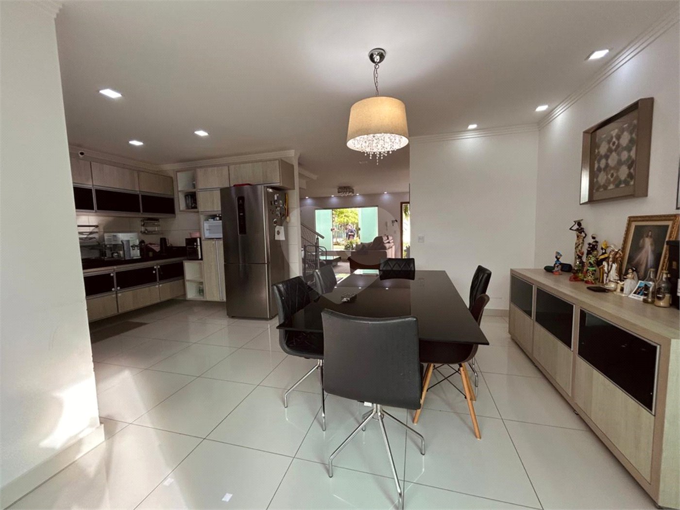 Duplex à venda com 1 quarto, sendo 3 suítes, em Taperapuan, Porto Seguro, BA