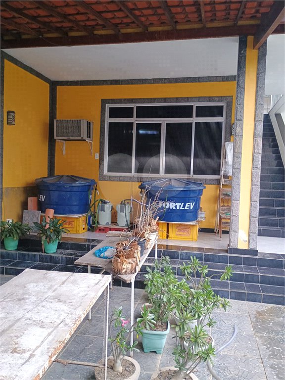 Casa à venda com 5 quartos, sendo 1 suíte, em Bangu, Rio de Janeiro, RJ
