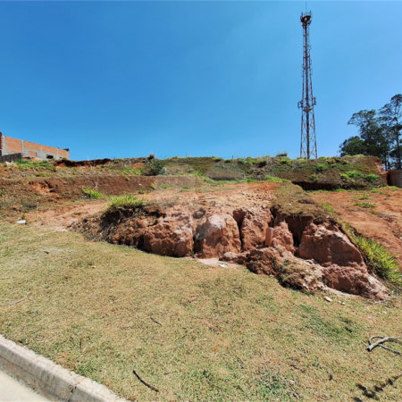 Terreno à venda com 1 suíte no condomínio Comercial Independência, Vinhedo - SP