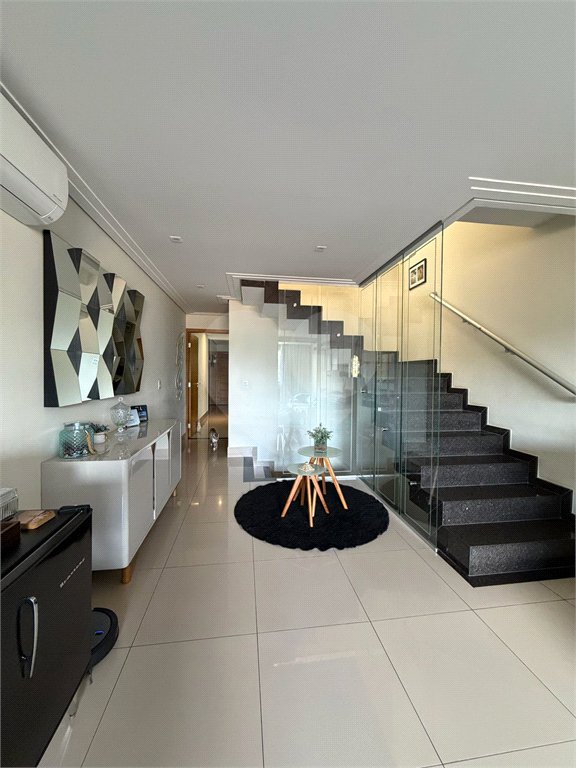 Casa à venda com 3 suítes em Vila Comercial, São Paulo, SP