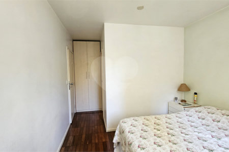 Apartamento à venda com 3 quartos, sendo 1 suíte, em Moema, São Paulo, SP