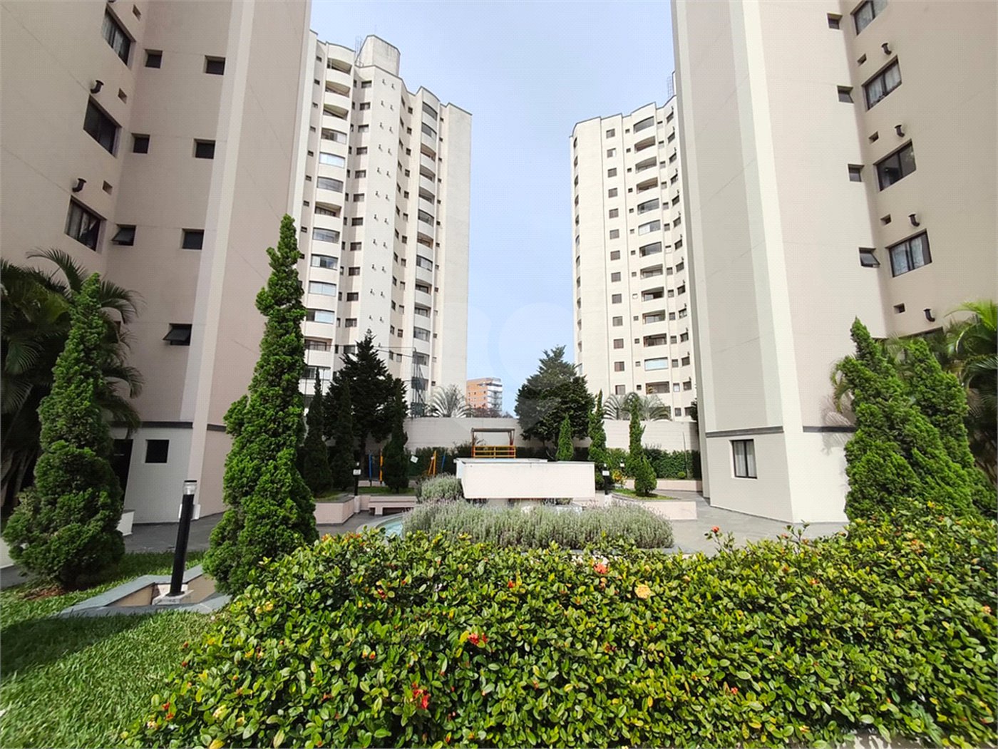 Apartamento à venda com 3 quartos, sendo 1 suíte,  em Vila Monumento, São Paulo, SP