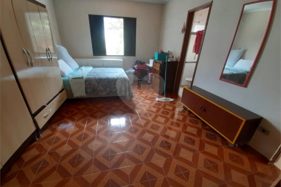 Sobrado à venda com 4 quartos, sendo 1 suíte, em Vila Guilherme, São Paulo, SP