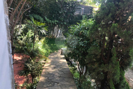 Casa à venda com 4 quartos, sendo 1 suíte,  em Jardim Colombo, São Paulo, SP