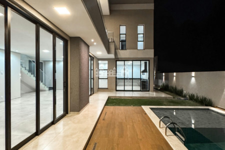 Casa à venda com 3 quartos, sendo 3 suítes, no Condomínio Quintas da Boa Vista, Atibaia - SP