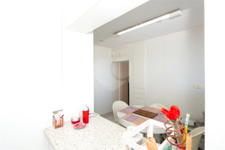 Apartamento à venda com 3 quartos, sendo 2 suítes,  em Alto da Boa Vista, São Paulo, SP