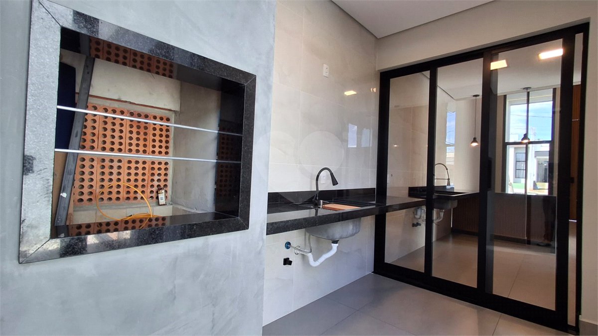 Casa à venda com 3 quartos, sendo 1 suíte, no condomínio Jardim Residencial Villagio Ipanema I, Sorocaba - SP