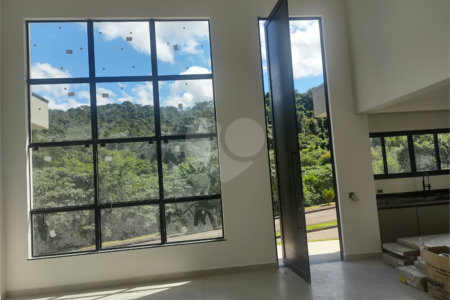 Casa à venda com 3 quartos, sendo 1 suíte, em Condominio Quintas da Boa Vista, Atibaia, SP