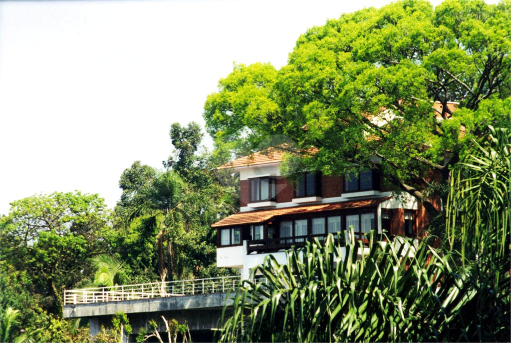 Casa de Vila à venda ou para alugar com 4 suítes em Guarapiranga, São Paulo, SP