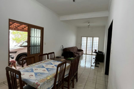 Casa à venda com 3 quartos, sendo 1 suíte,  em Jardim Primaveril, Três Lagoas, MS