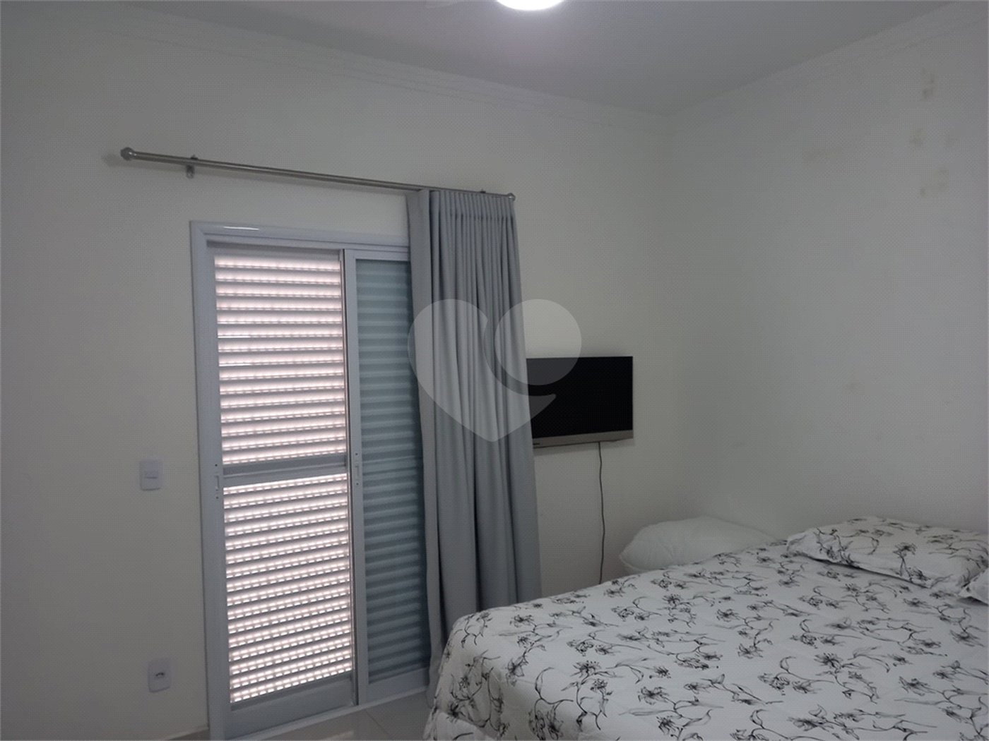 Casa à venda com 3 suítes no condomínio Vila Rica, Indaiatuba - SP