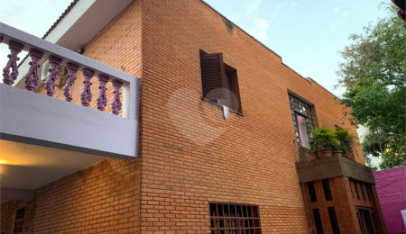 Sobrado à venda ou para alugar com 5 quartos, sendo 4 suítes, em Chácara Monte Alegre, São Paulo, SP