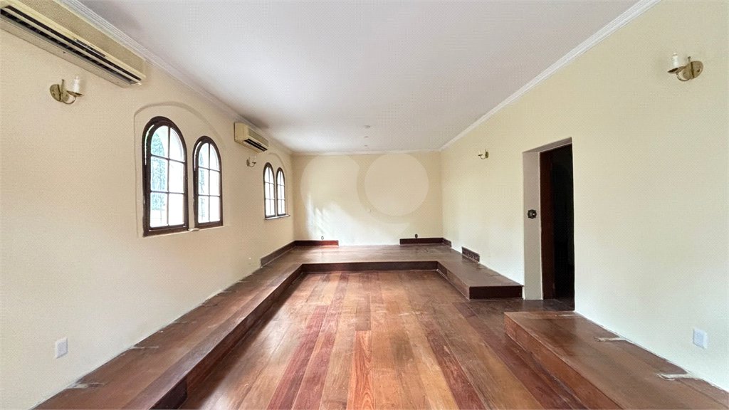 Sobrado à venda ou para alugar com 15 quartos em Tremembé, São Paulo, SP