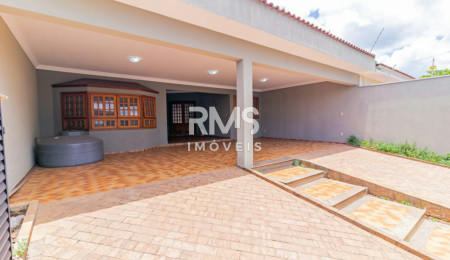 Casa à venda com 4 quartos, sendo 2 suítes,  em Parque Residencial Presidente Médici, Itu, SP