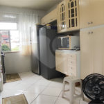 Casa à venda com 5 quartos, sendo 3 suítes, no condomínio Village Texeira Campos, Rio de Janeiro - RJ
