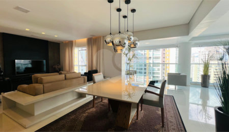 Apartamento à venda com 3 suítes em Campo Belo, São Paulo, SP