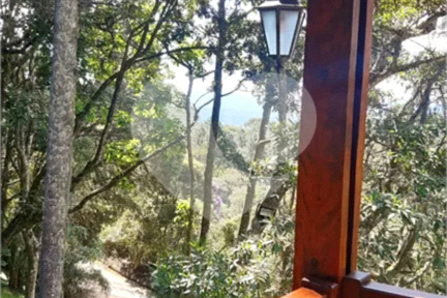Casa à venda com 3 quartos, sendo 1 suíte, no condomínio Jardim da Monntanha II, Mairiporã - SP