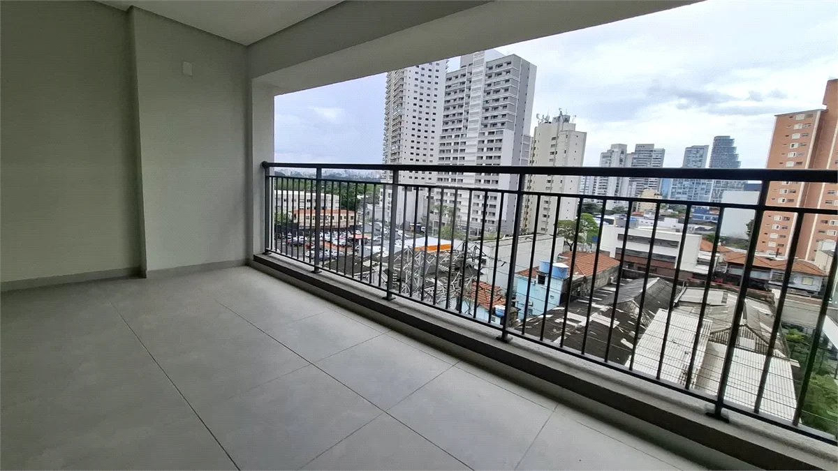 Apartamento à venda com 3 suítes em Vila Pirajussara, São Paulo, SP