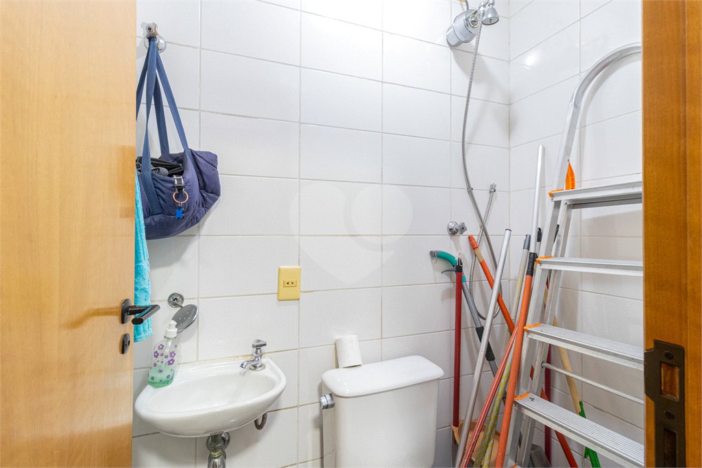 Apartamento à venda com 3 suítes em Vila Regente Feijó, São Paulo, SP