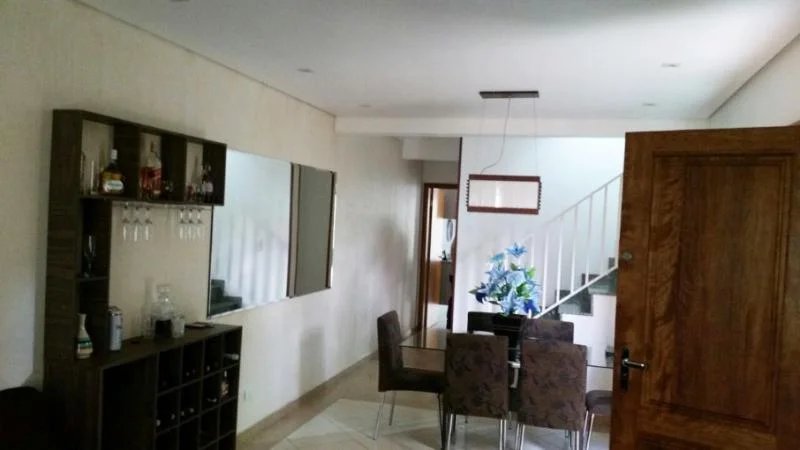 Casa à venda com 3 suítes em Vila Sônia, São Paulo, SP