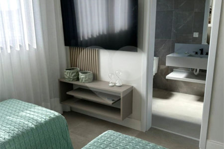 Casa à venda com 6 suítes no condomínio Golf CL, Bertioga - SP
