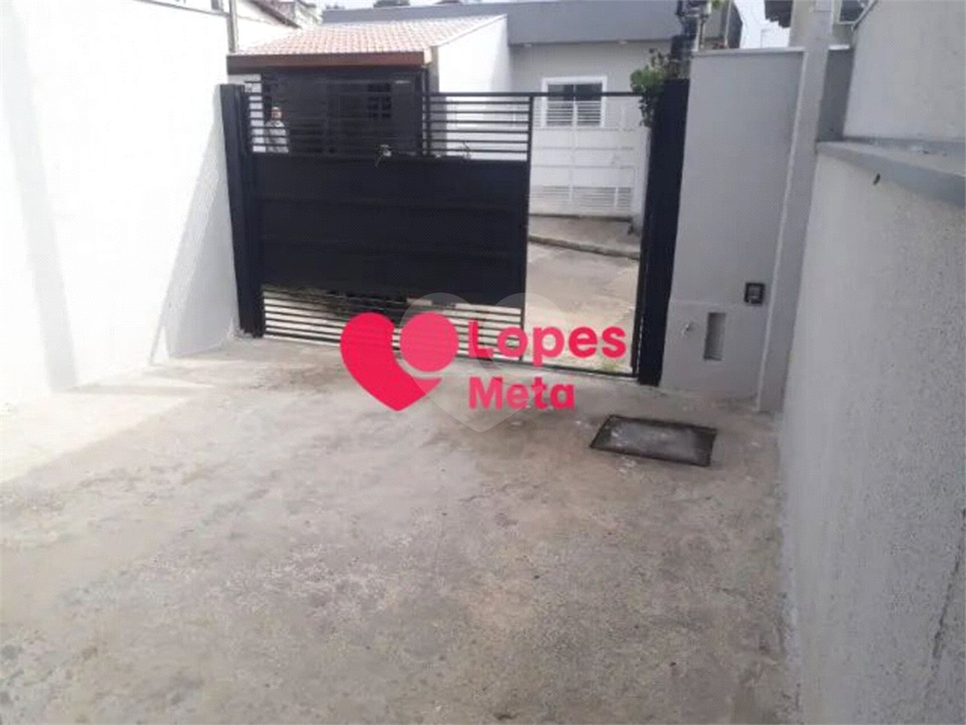 Casa à venda com 2 quartos, sendo 1 suíte, em Residencial Estoril, Taubaté, SP