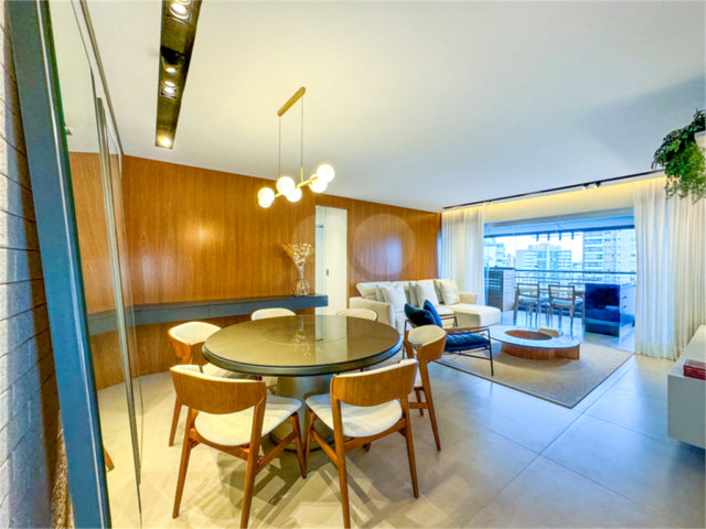 Apartamento à venda com 3 quartos, sendo 1 suíte, em Morumbi, São Paulo, SP