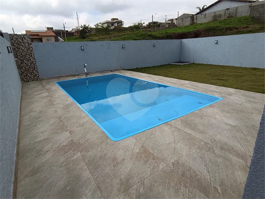 Casa à venda com 3 quartos, sendo 1 suíte, em Loteamento Parque Serras de Atibaia I, Atibaia, SP