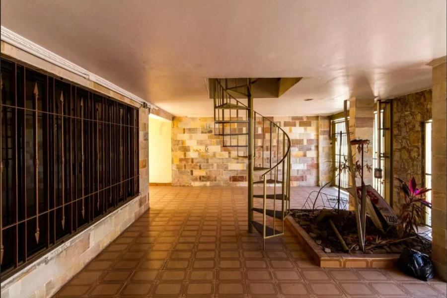Sobrado à venda com 3 quartos em Vila Carrão, São Paulo, SP