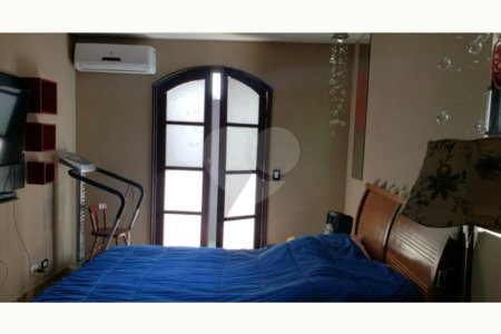 Casa à venda com 4 quartos, sendo 3 suítes, em Interlagos, São Paulo, SP
