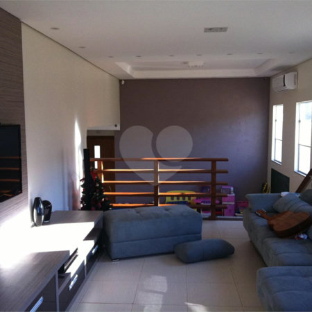 Sobrado à venda com 4 quartos, sendo 2 suítes,  em Ribeirânia, Ribeirão Preto, SP
