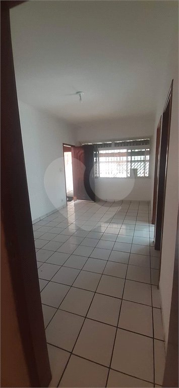 Casa à venda com 3 quartos, sendo 1 suíte, em Vila Gustavo, São Paulo, SP