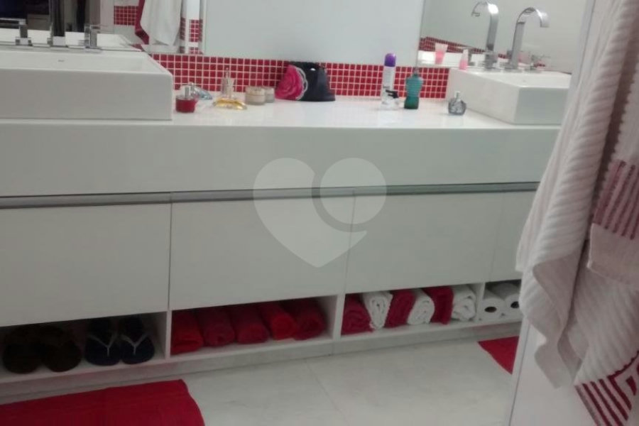 Sobrado à venda com 4 suítes em Tremembé, São Paulo, SP